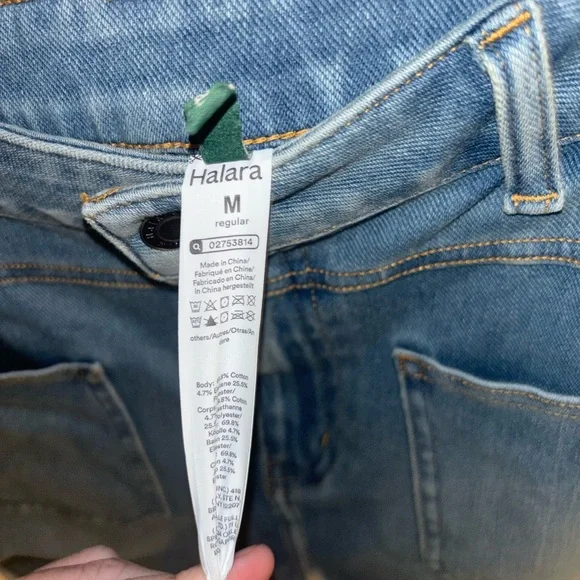 Halara Flex Mid Rise Pocket Rolled Hem Washed Denim Shorts Blue M NWT - Picture 7 of 8